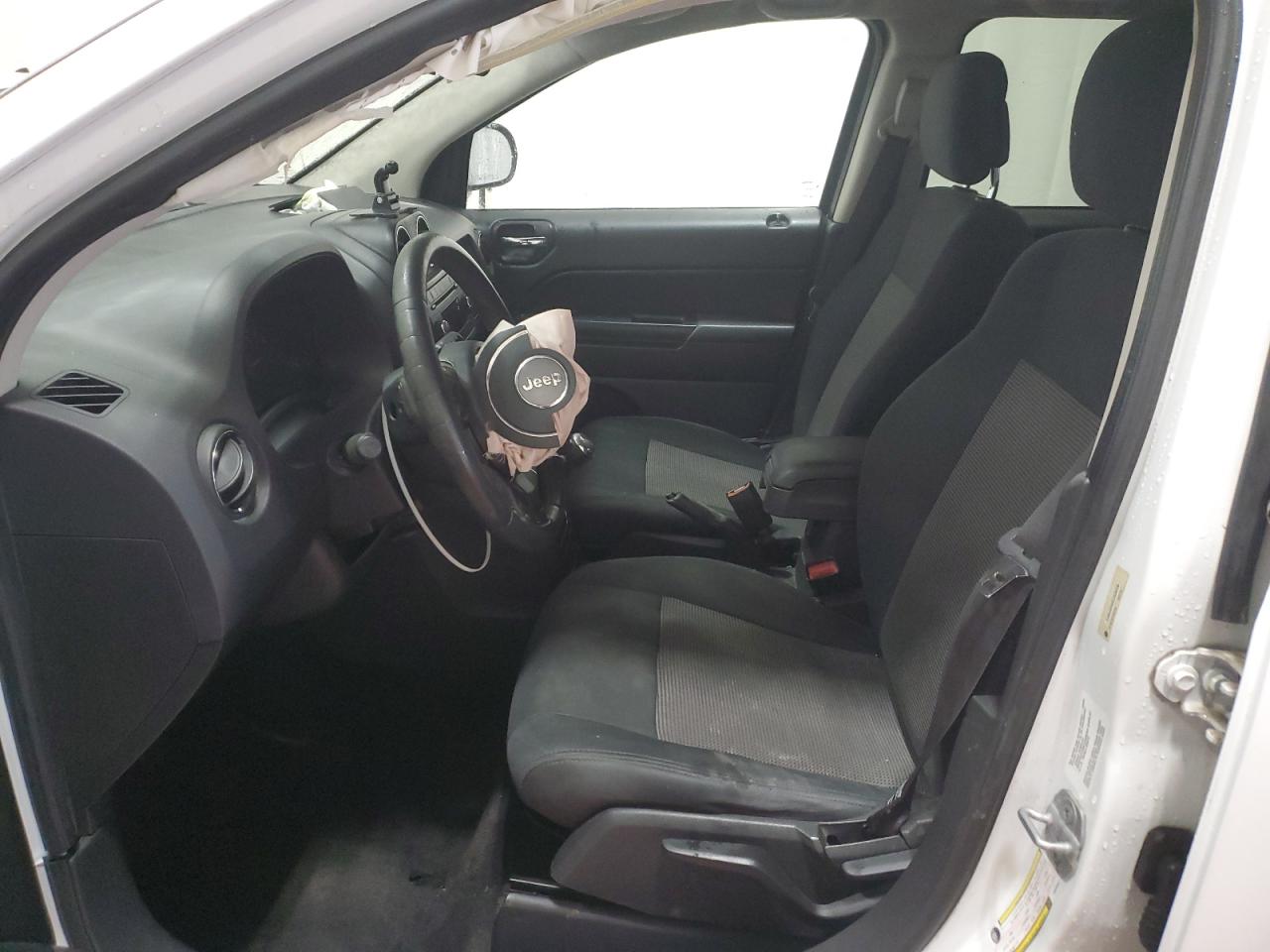 2012 Jeep Compass - Image 7