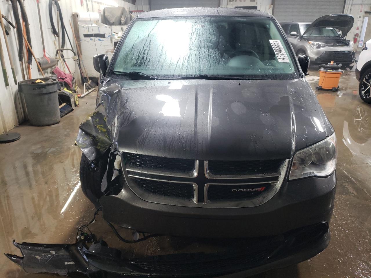 2015 Dodge Caravan - Image 5
