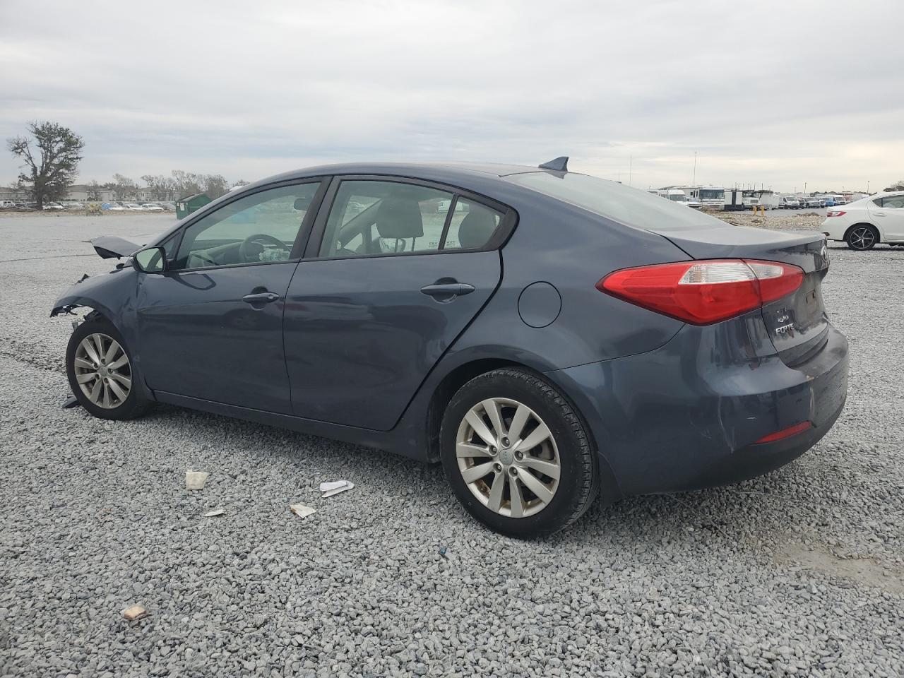 2016 Kia Forte - Image 2
