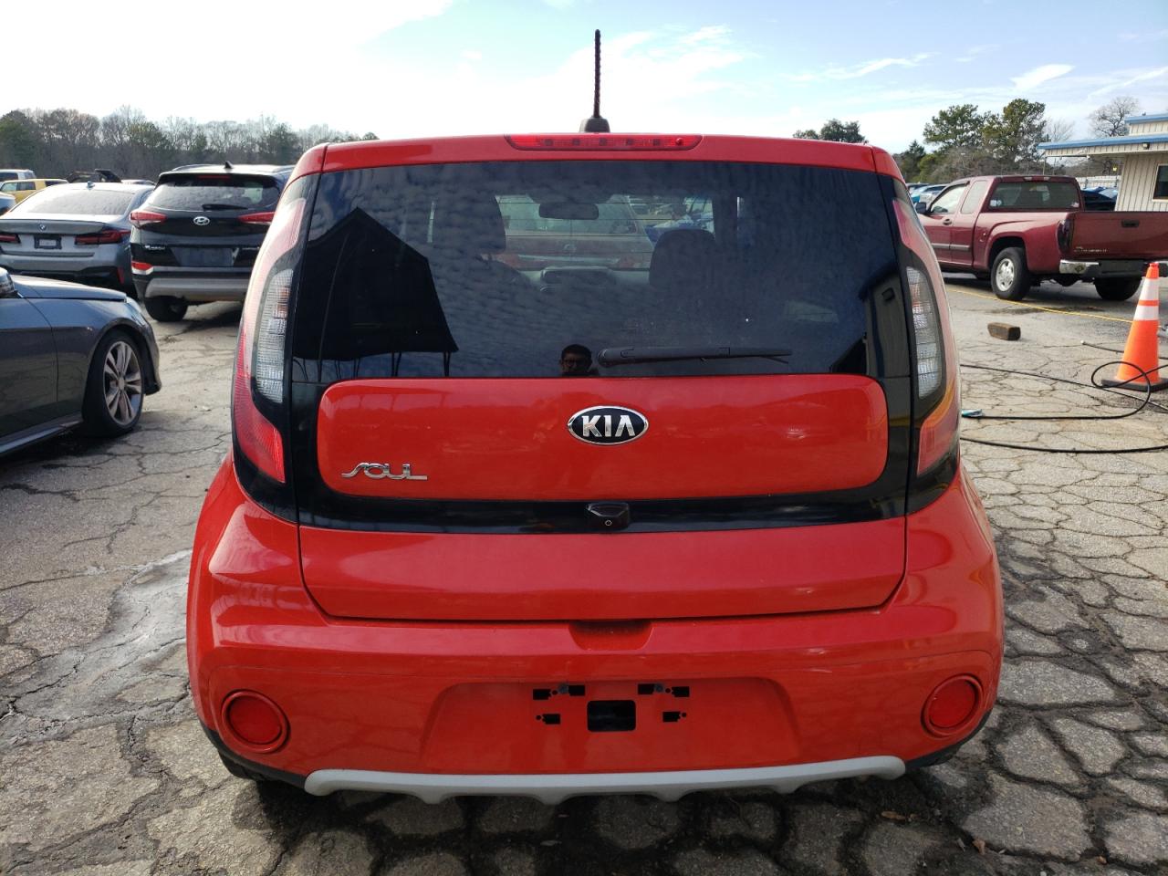 VIN KNDJP3A5XK7628752 2019 KIA SOUL no.6