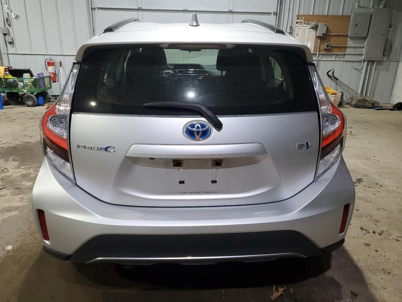 2018 Toyota Prius - Image 6