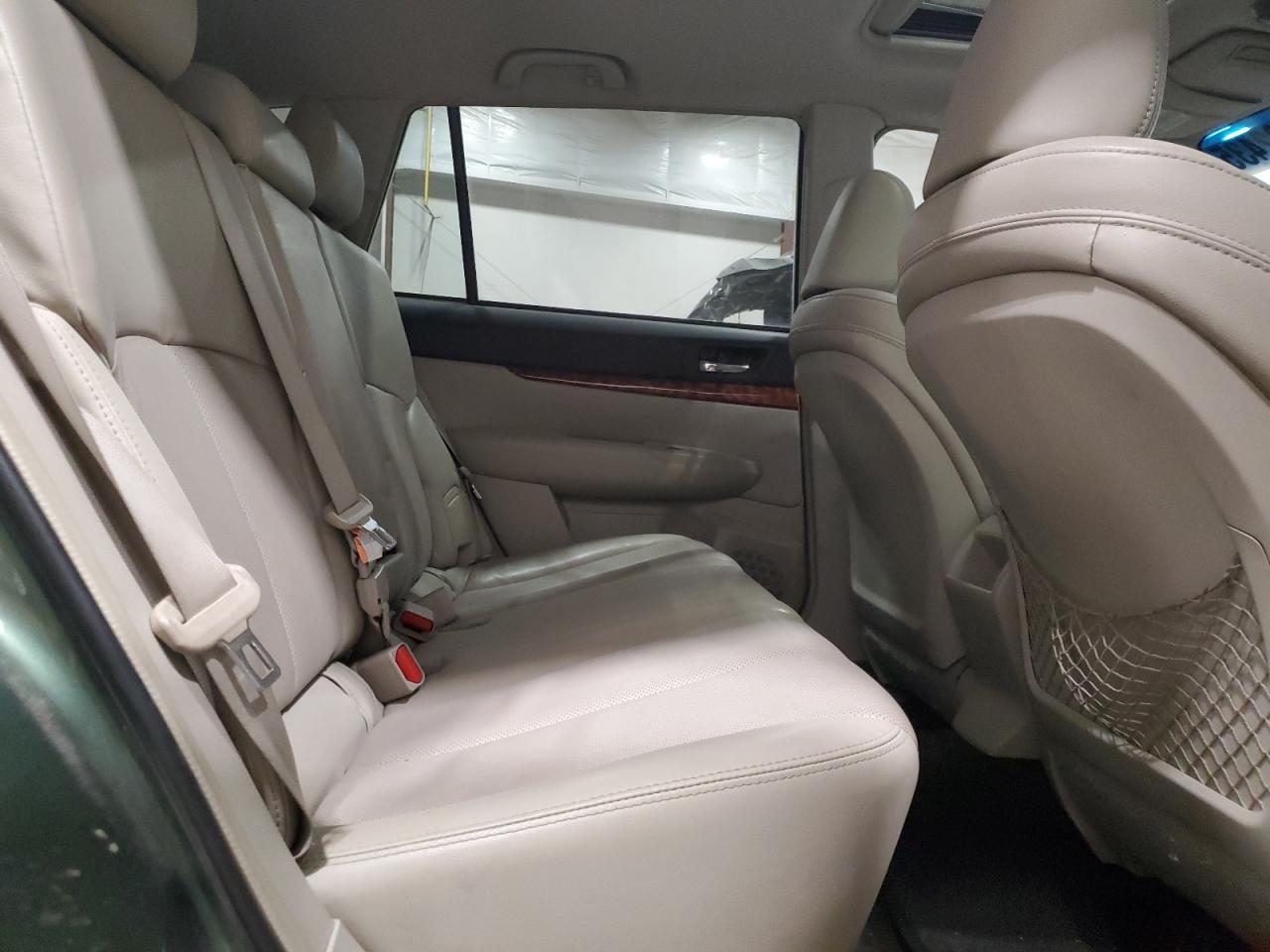 2012 Subaru Outback - Image 11