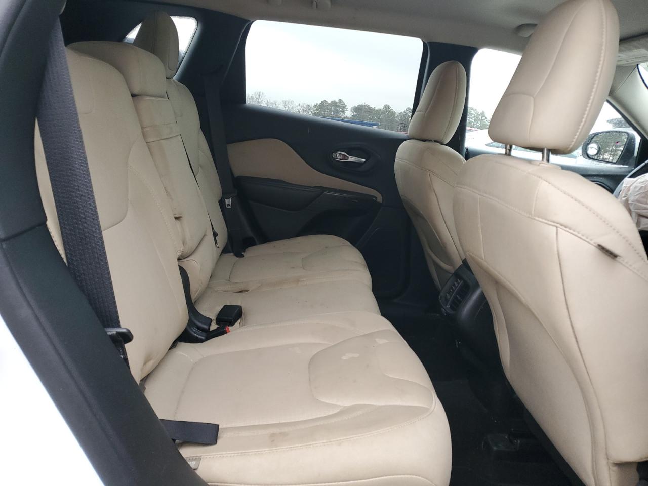 2015 Jeep Grand Cherokee - Image 11