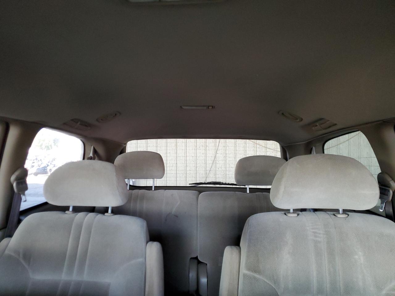 2003 Toyota Sienna - Image 10