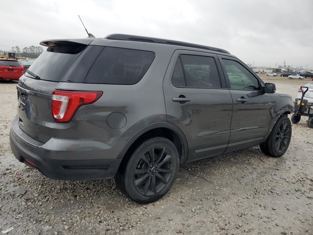 2019 Ford Explorer - Image 3