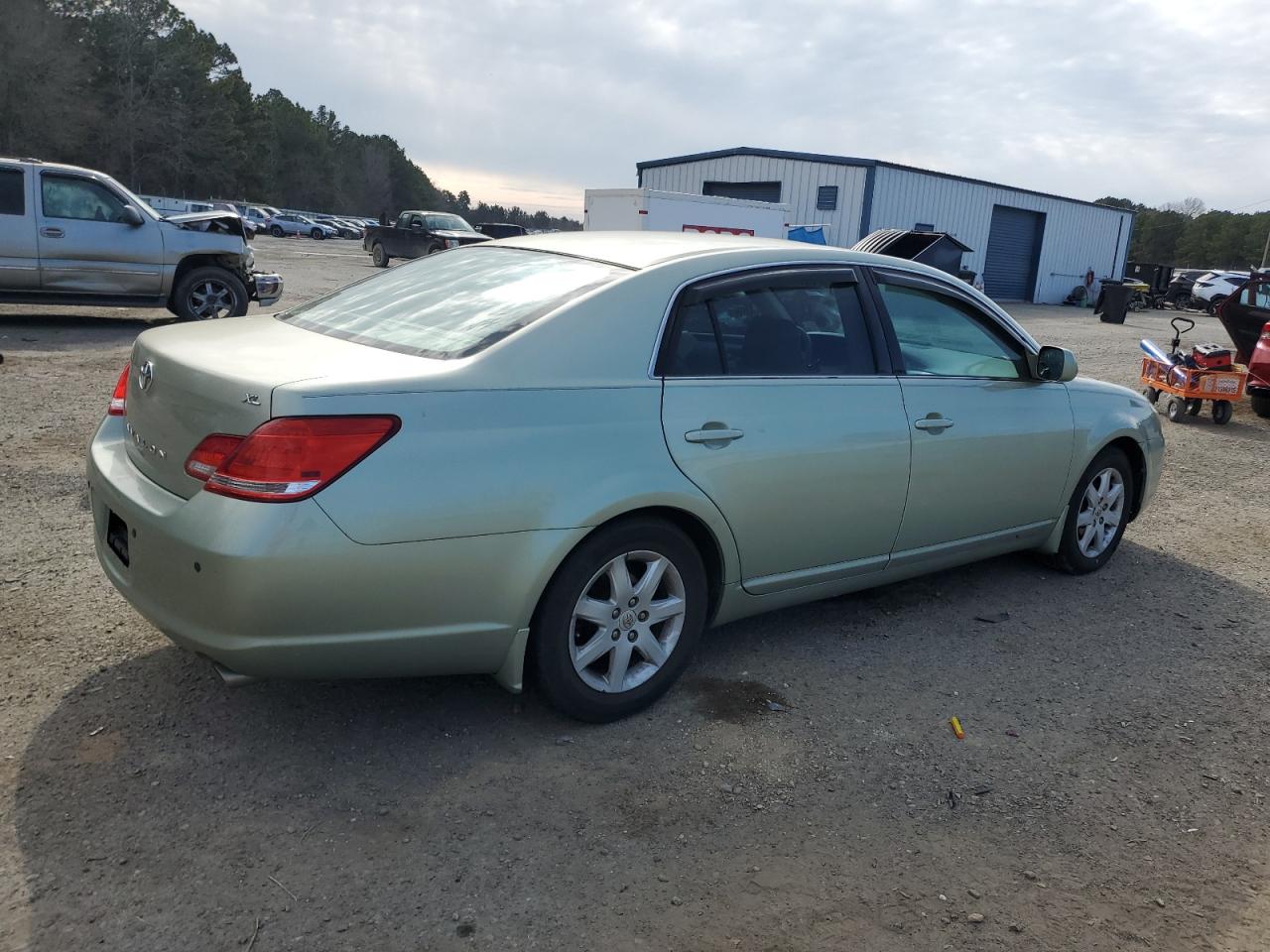 2006 Toyota Avalon - Image 3