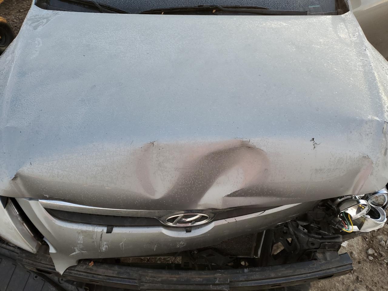 2012 Hyundai Elantra - Image 11