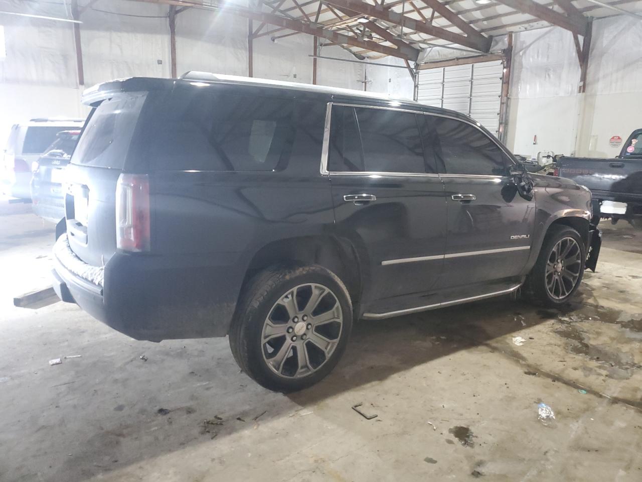2017 GMC Yukon - Image 3