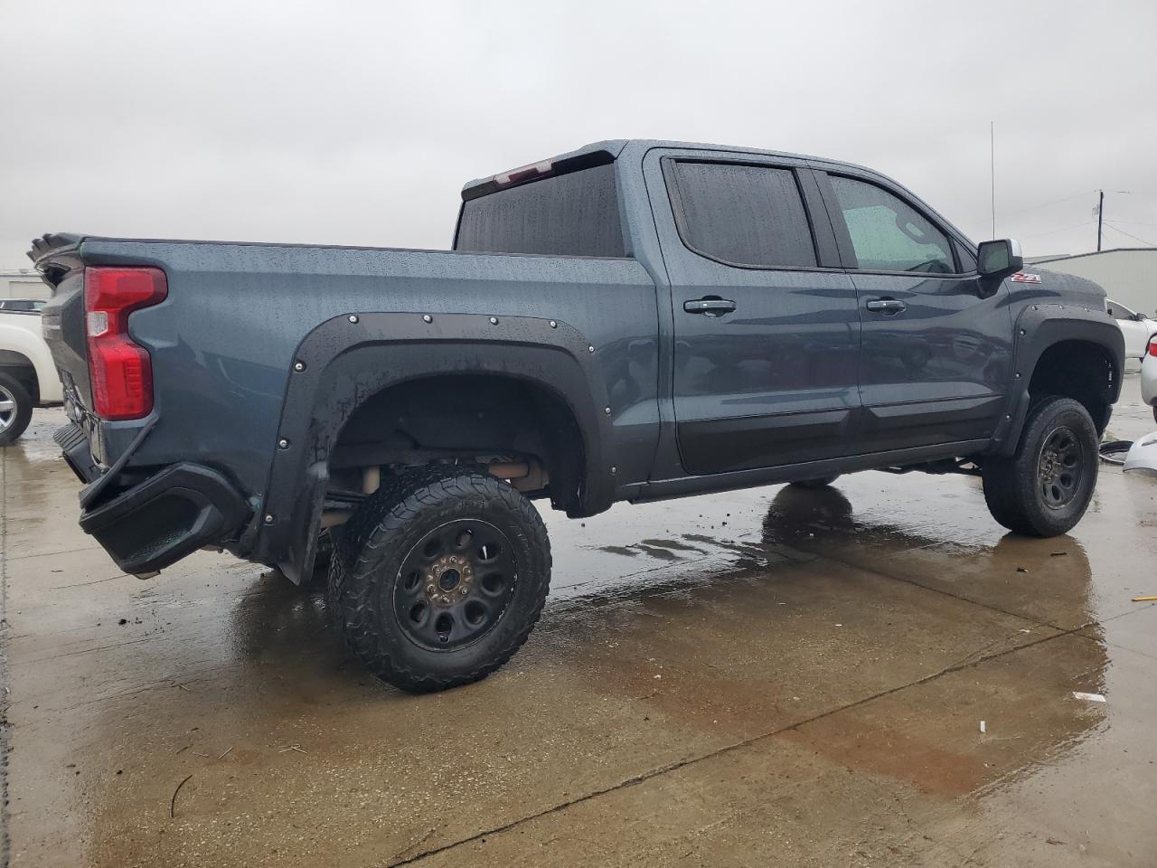 2019 Chevrolet Silverado - Image 3