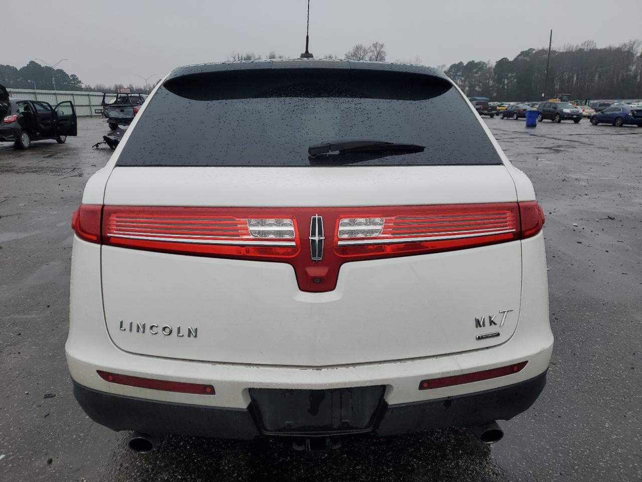 VIN 2LMHJ5AT5DBL56387 2013 LINCOLN MKT no.6