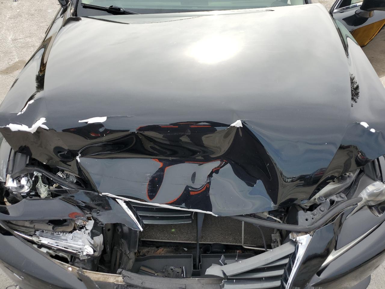 2015 Lexus IS - Image 12