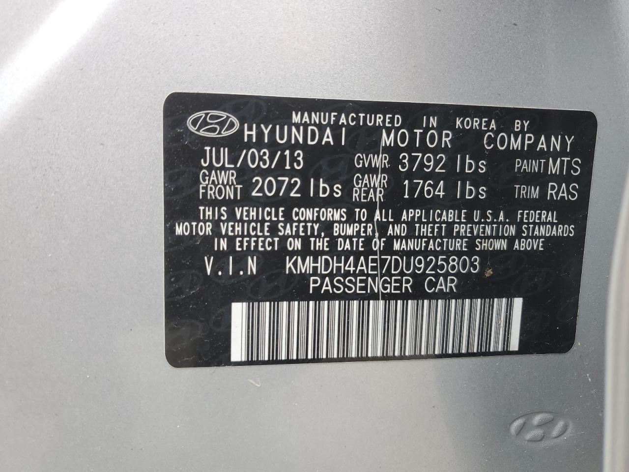 2013 Hyundai Elantra - Image 13