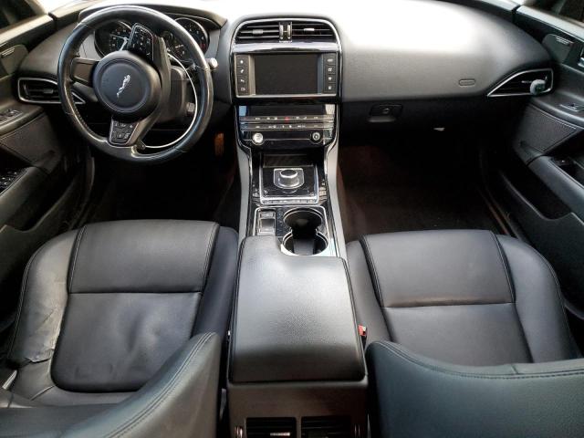  JAGUAR XE 2017 Красный