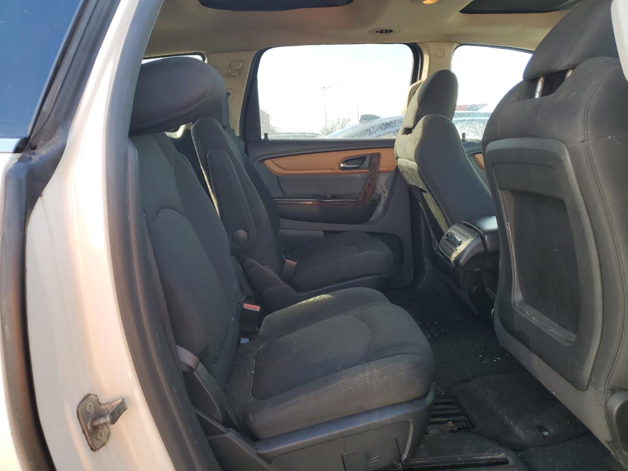2014 Chevrolet Traverse - Image 11