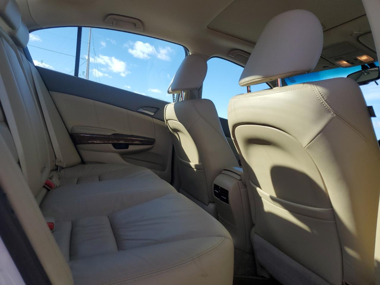 2010 Honda Accord - Image 10