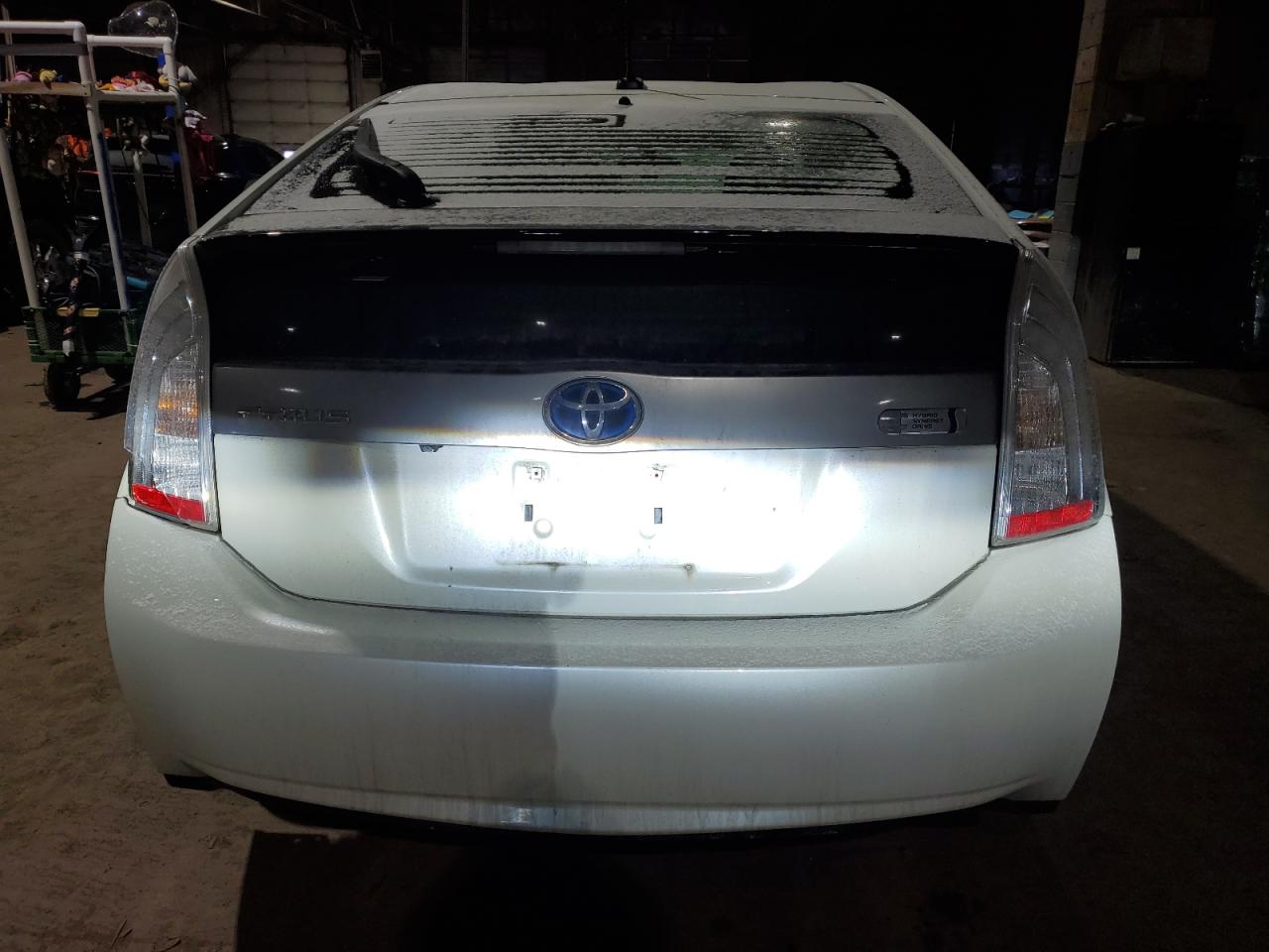 2012 Toyota Prius - Image 6