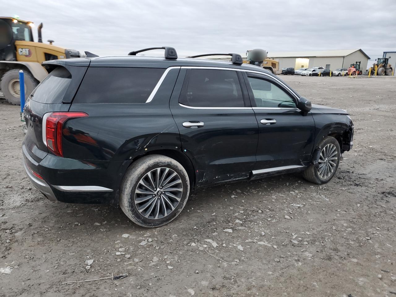 2023 Hyundai Palisade - Image 3