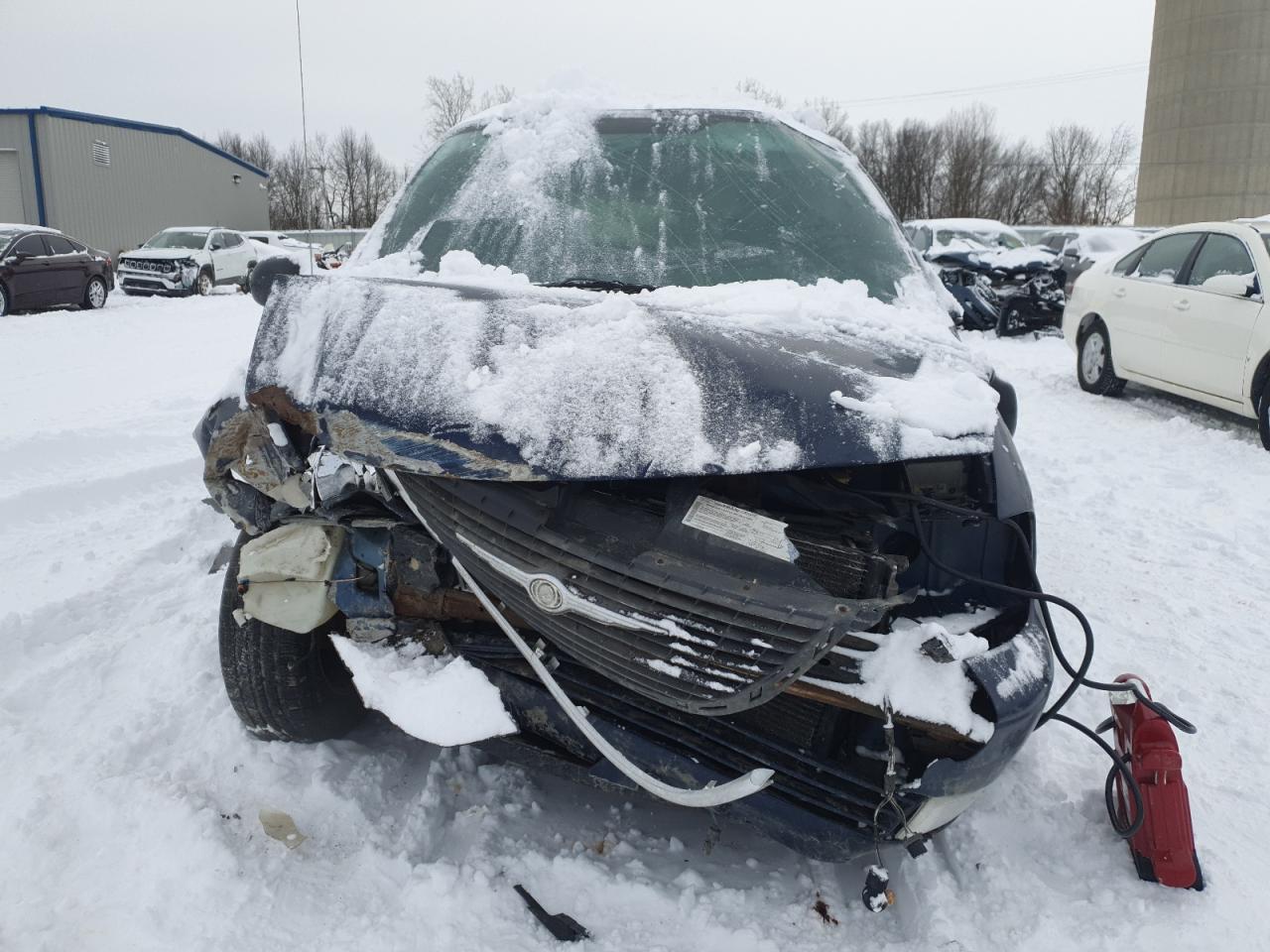 2004 Chrysler Town & Country - Image 5