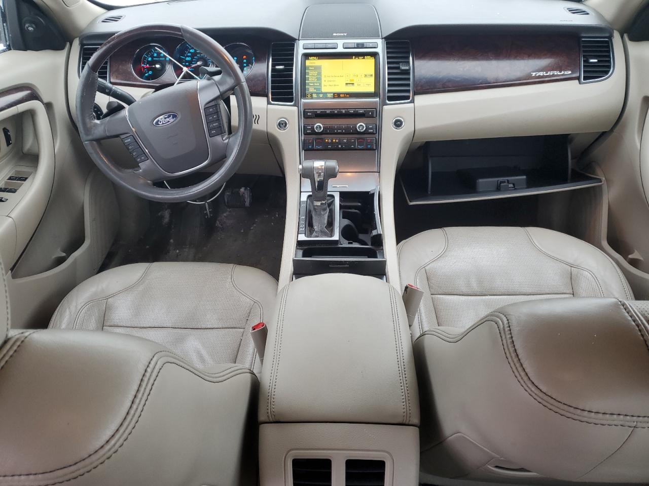2010 Ford Taurus - Image 8