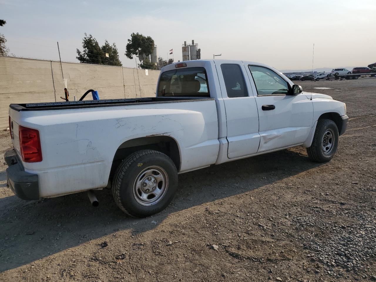 2007 Dodge Dakota - Image 3