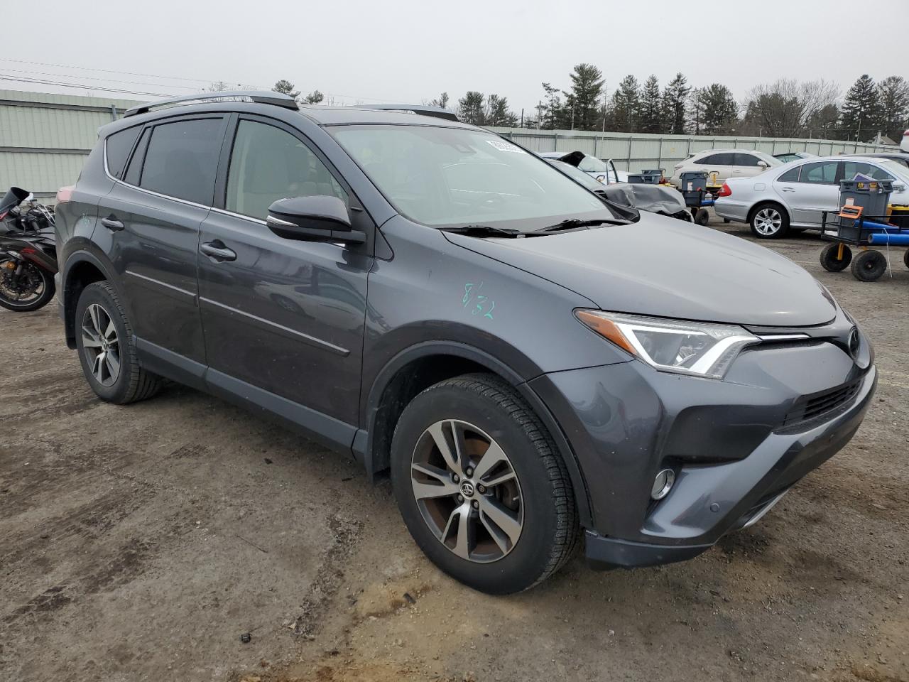 2017 Toyota RAV 4 - Image 4