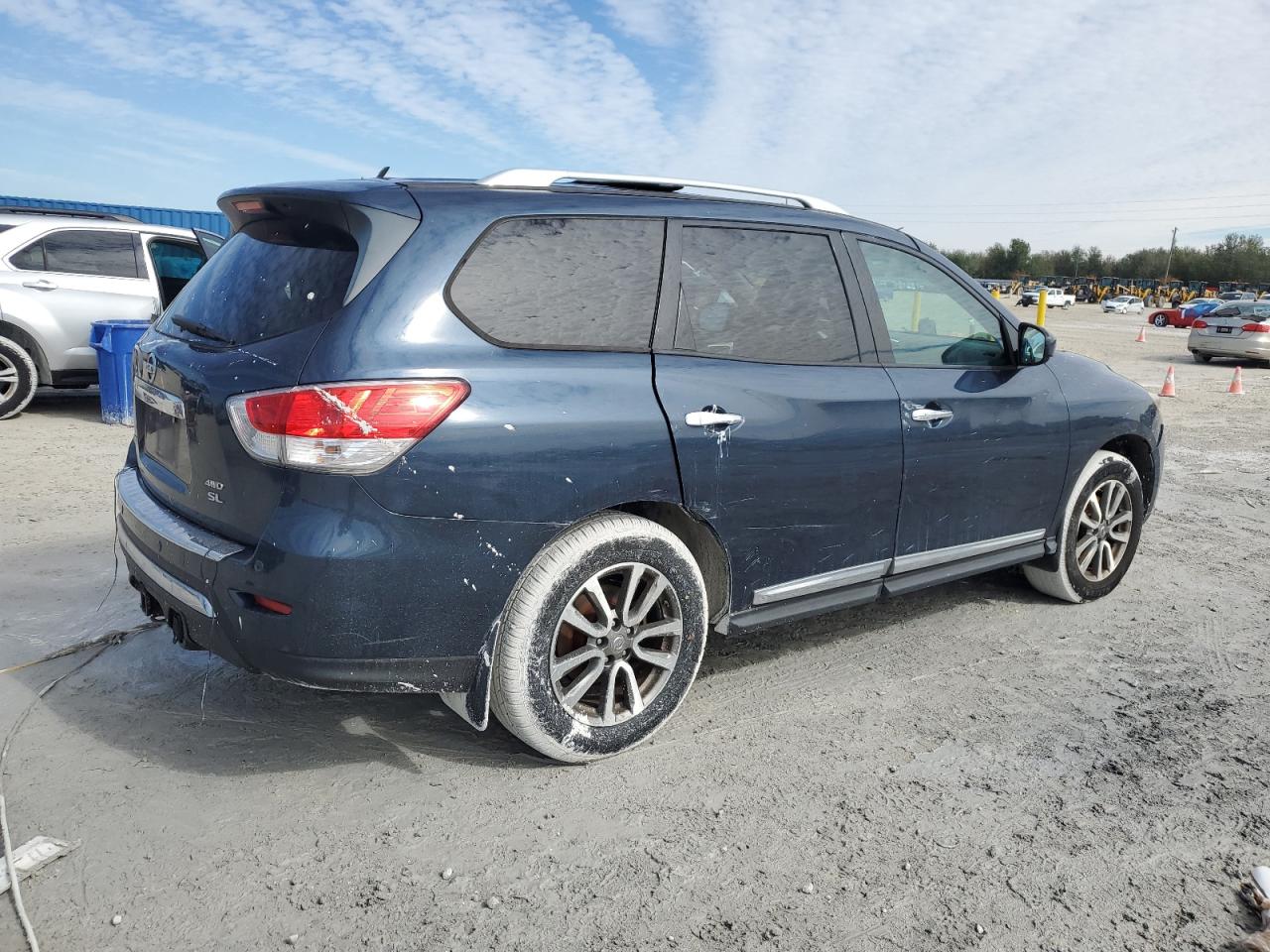 2013 Nissan Pathfinder - Image 3