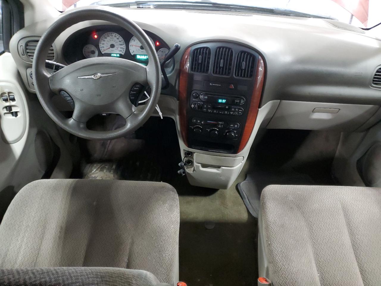 2007 Chrysler Town & Country - Image 8