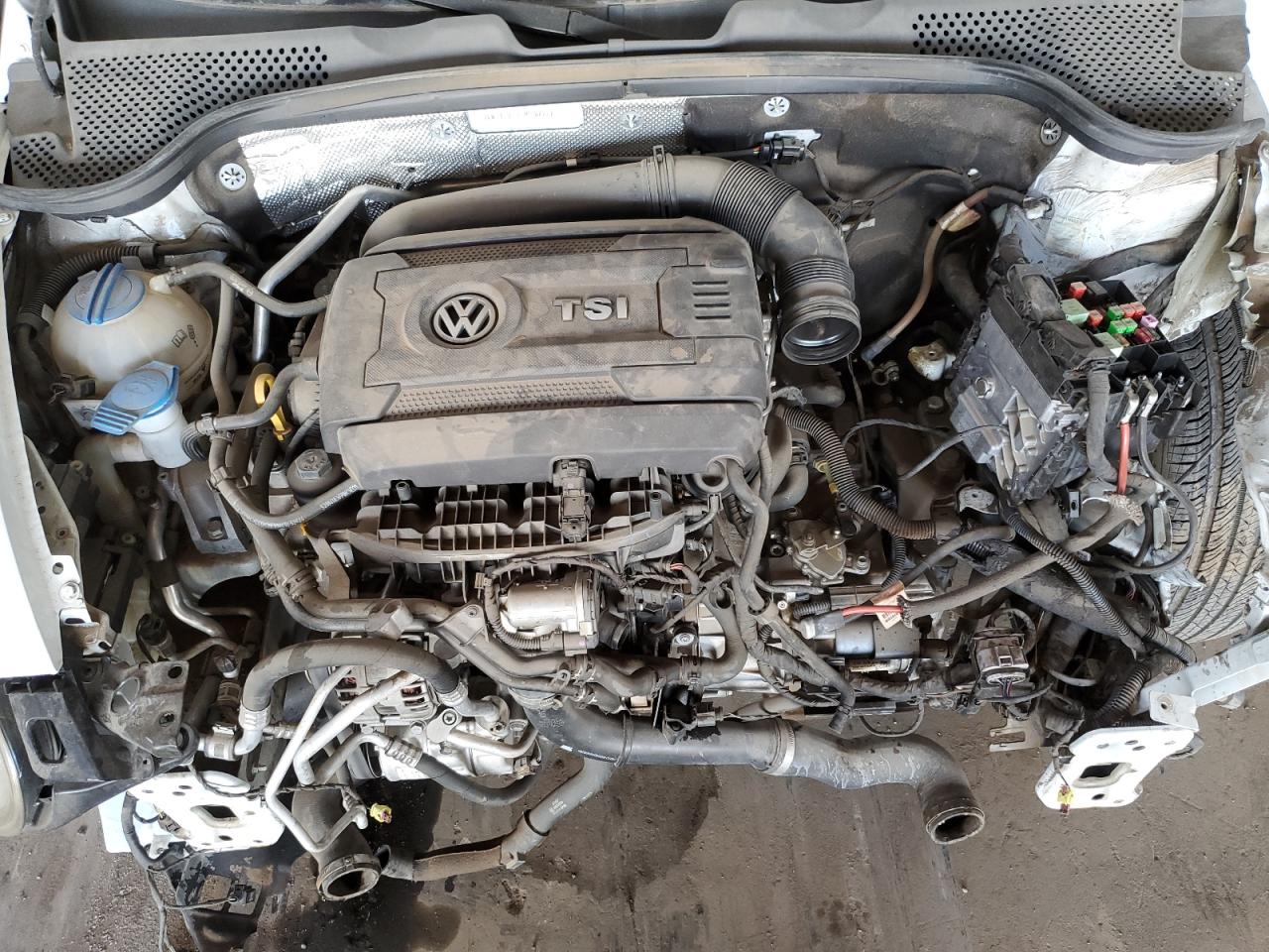 2015 Volkswagen Beetle - Image 11