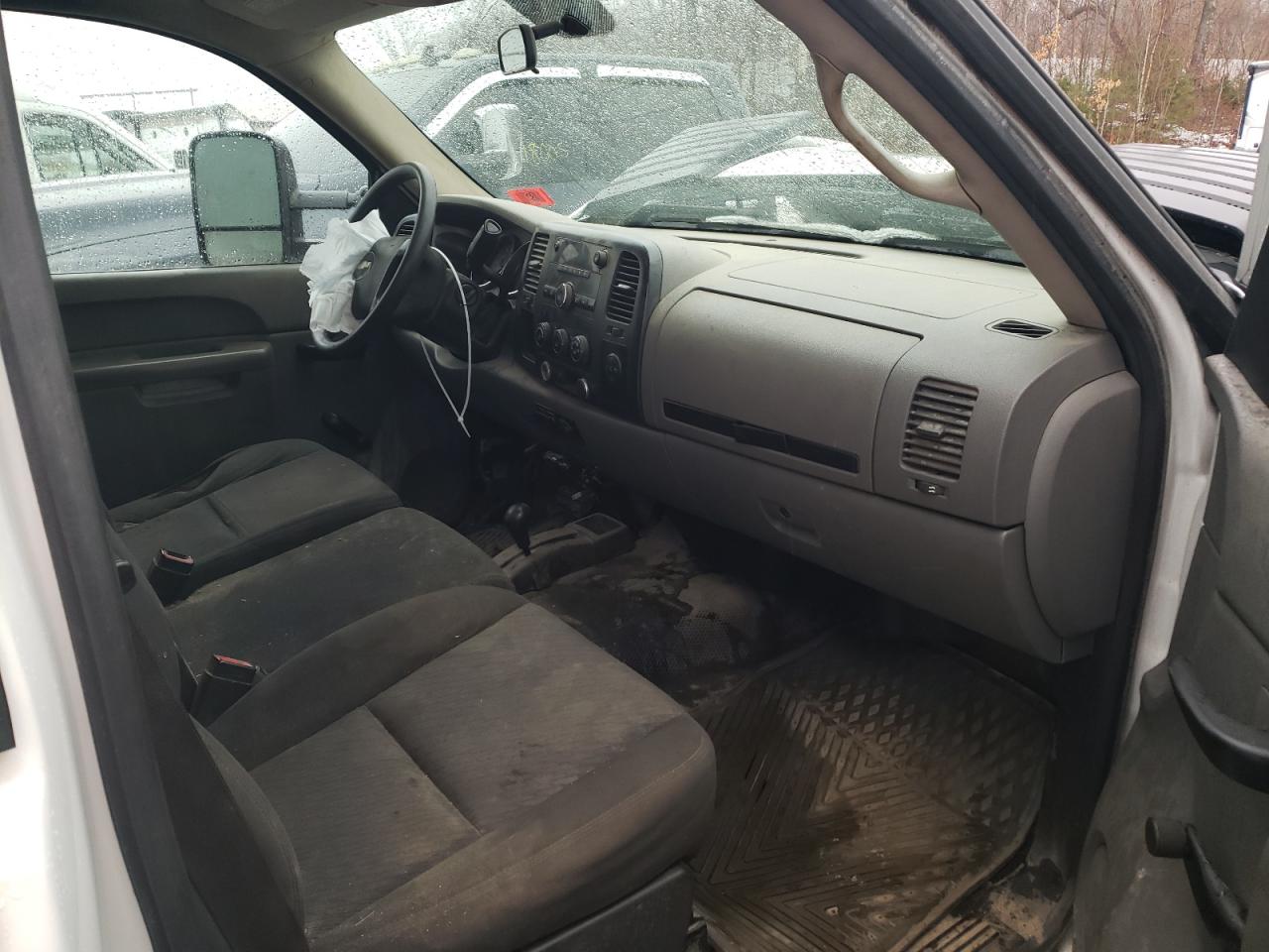 2011 Chevrolet Silverado - Image 8