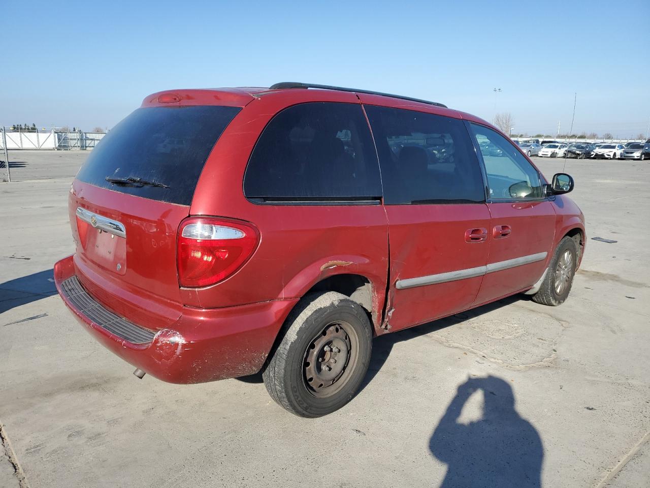 2006 Chrysler Town & Country - Image 3