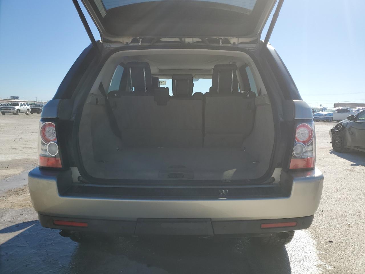 2013 Land Rover Range Rover - Image 6