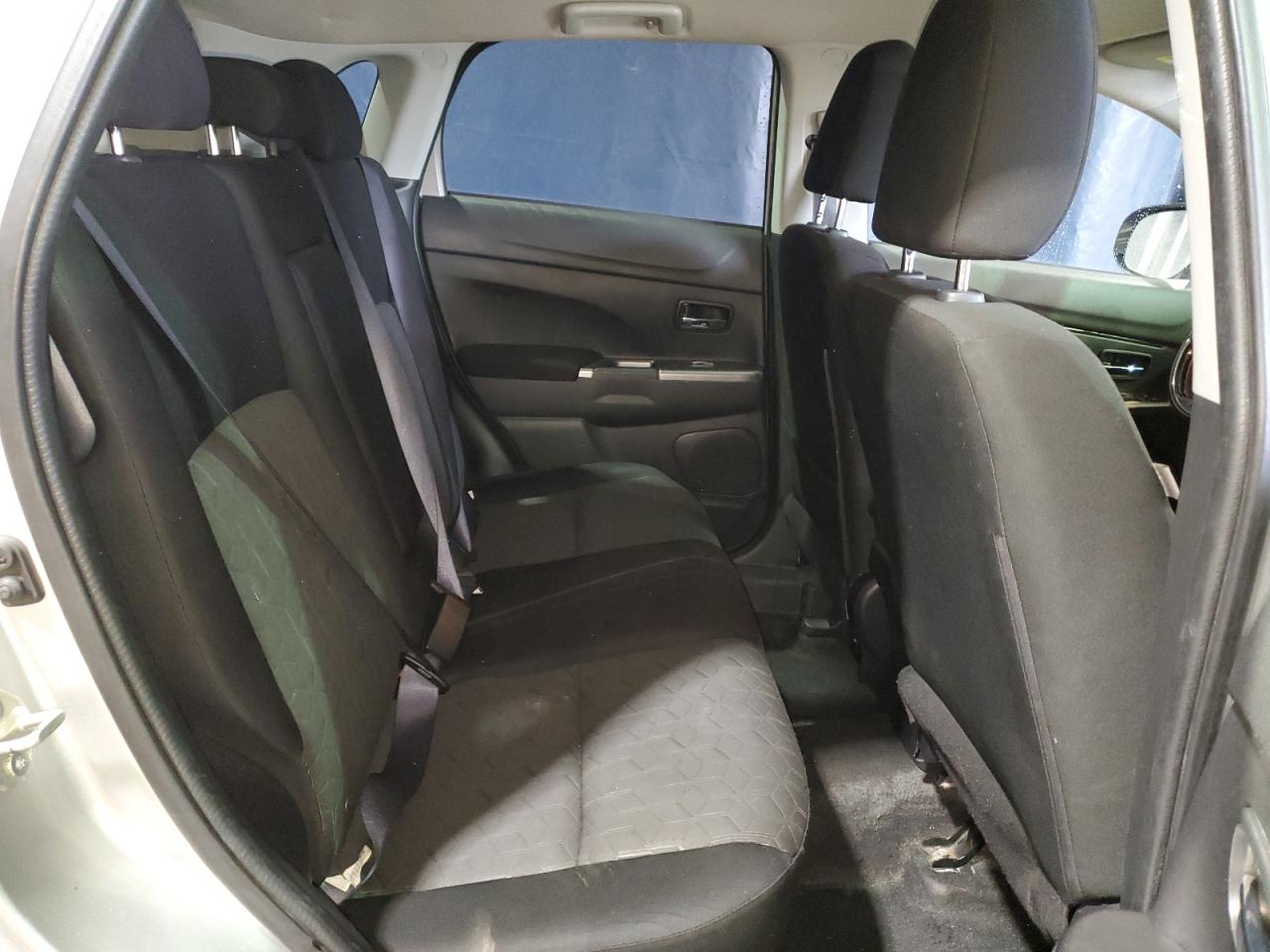2021 Mitsubishi Outlander - Image 11