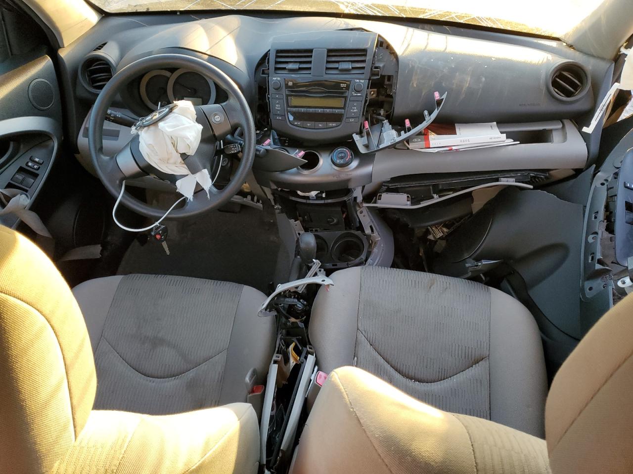 2010 Toyota RAV 4 - Image 8