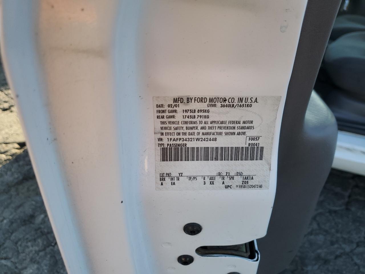 2001 Ford Focus - Image 12