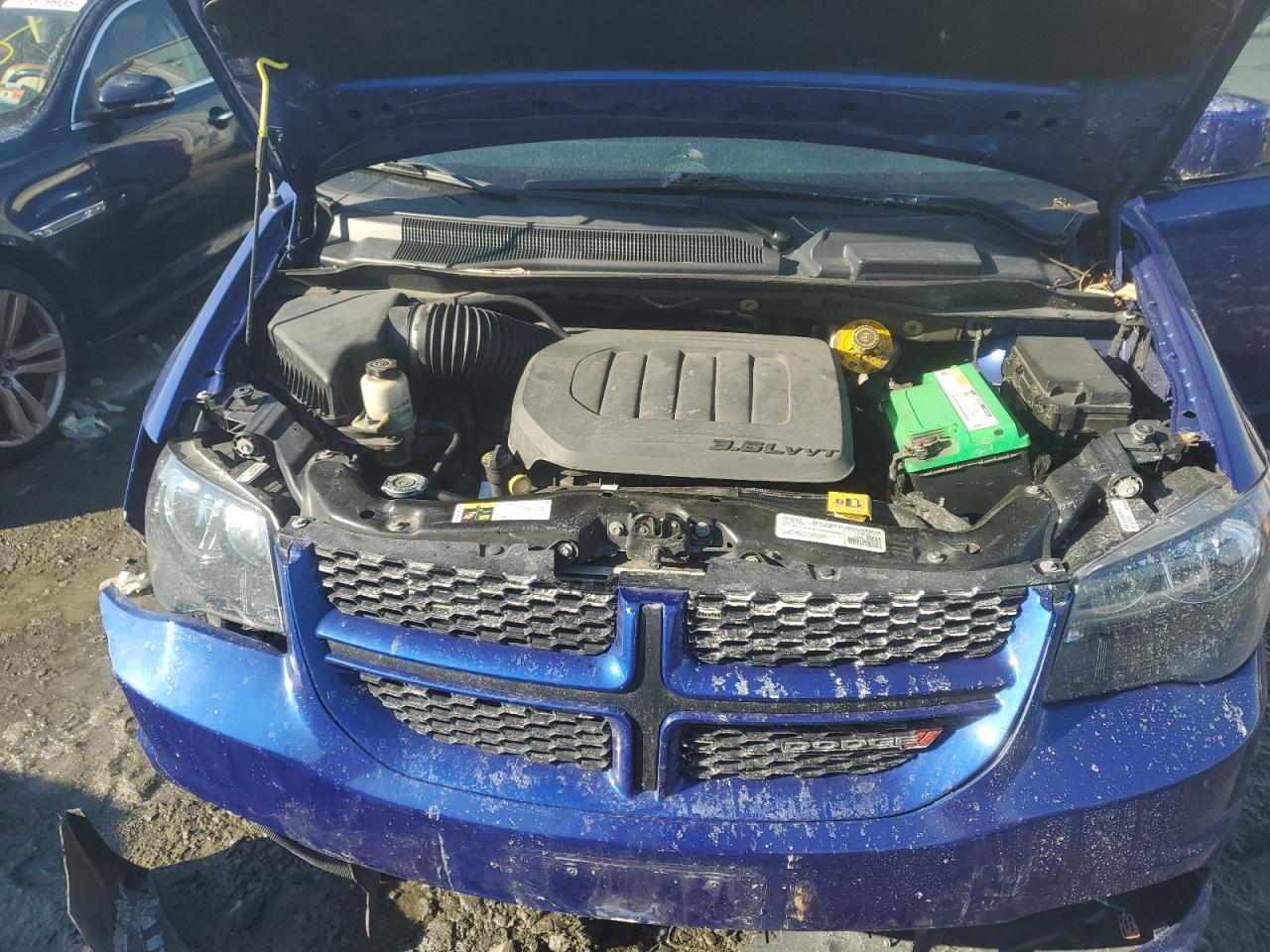 2019 Dodge Caravan - Image 12