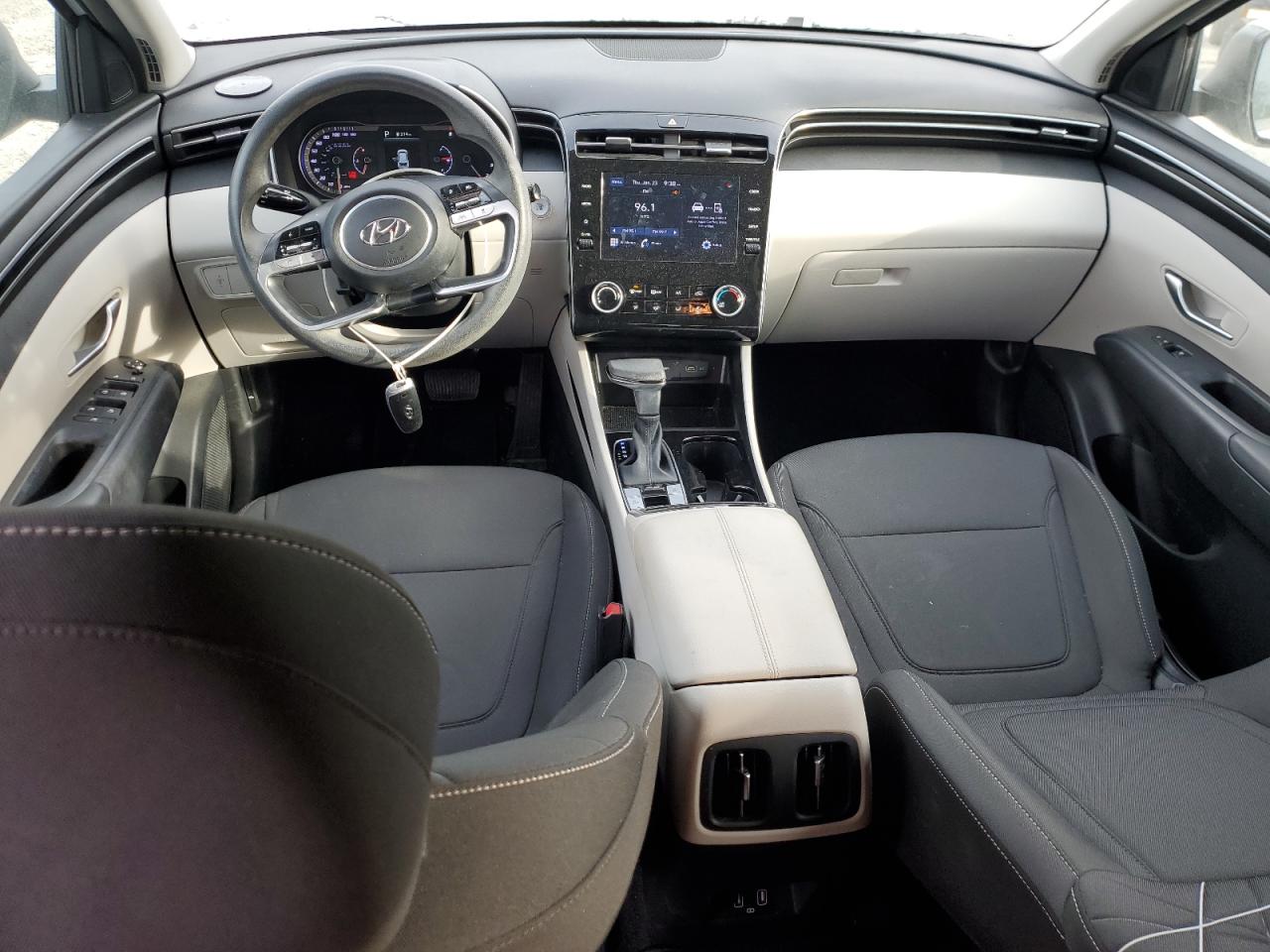 2022 Hyundai Tucson - Image 8