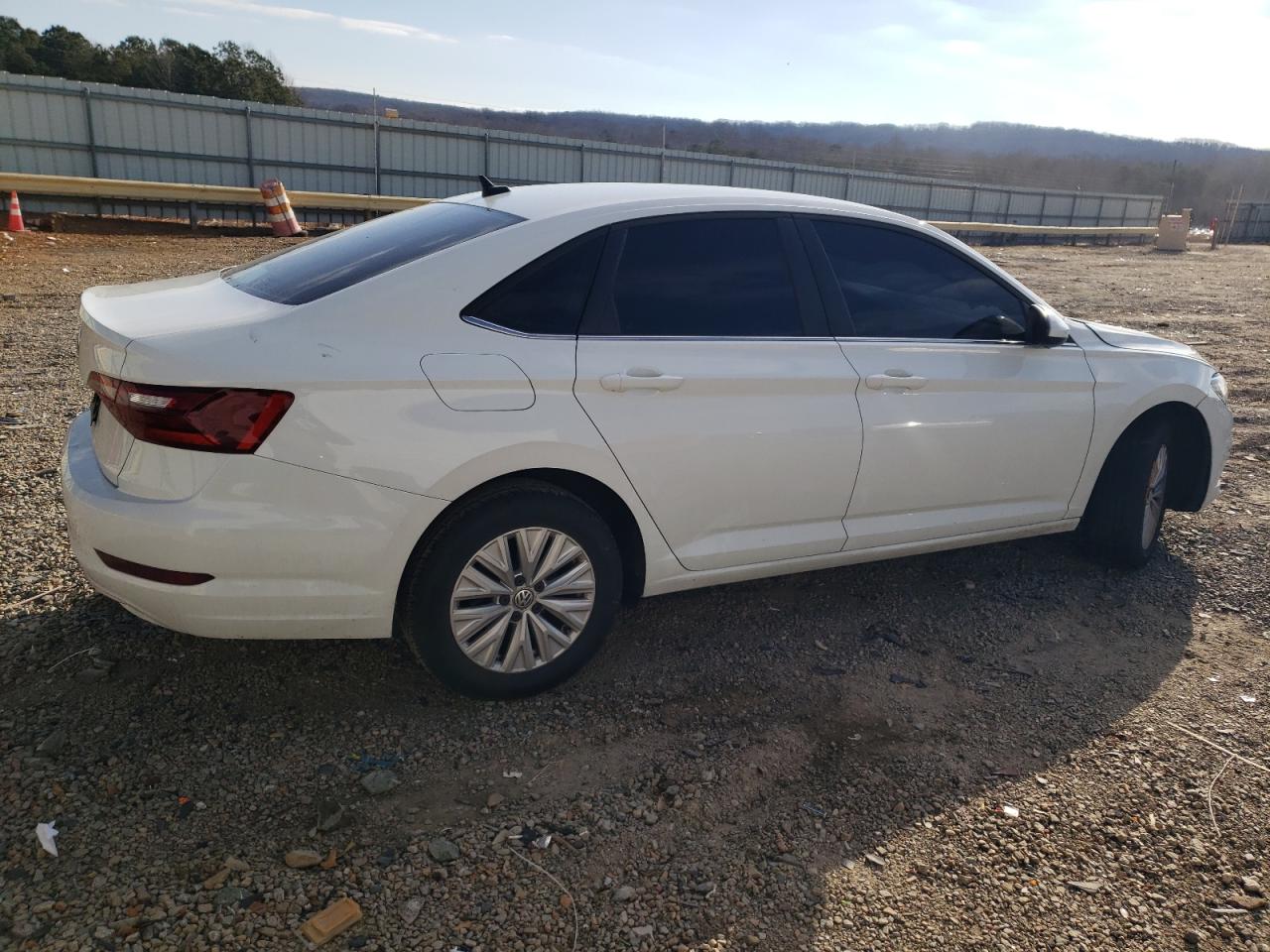 2020 Volkswagen Jetta - Image 3