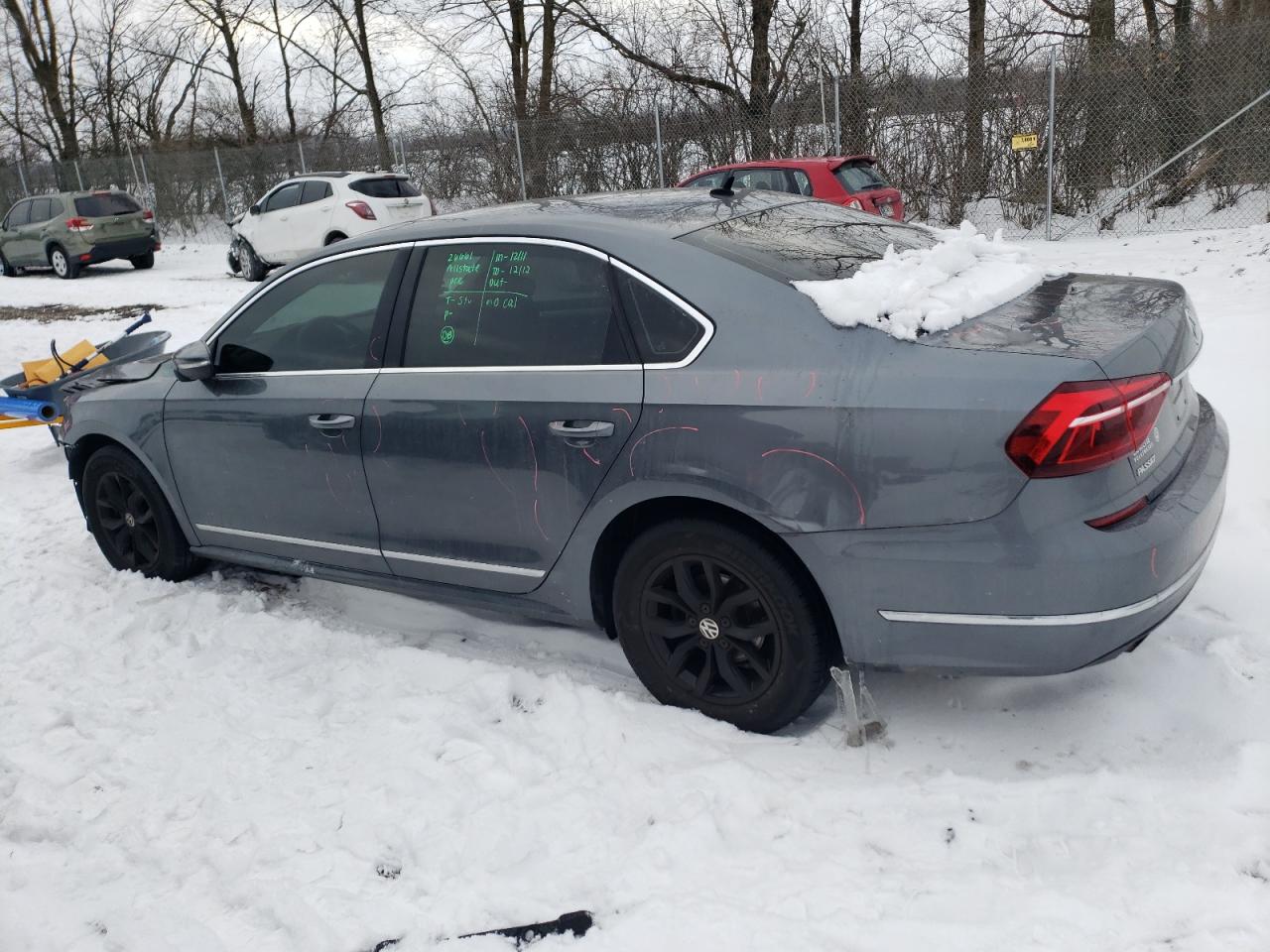 2017 Volkswagen Passat - Image 2