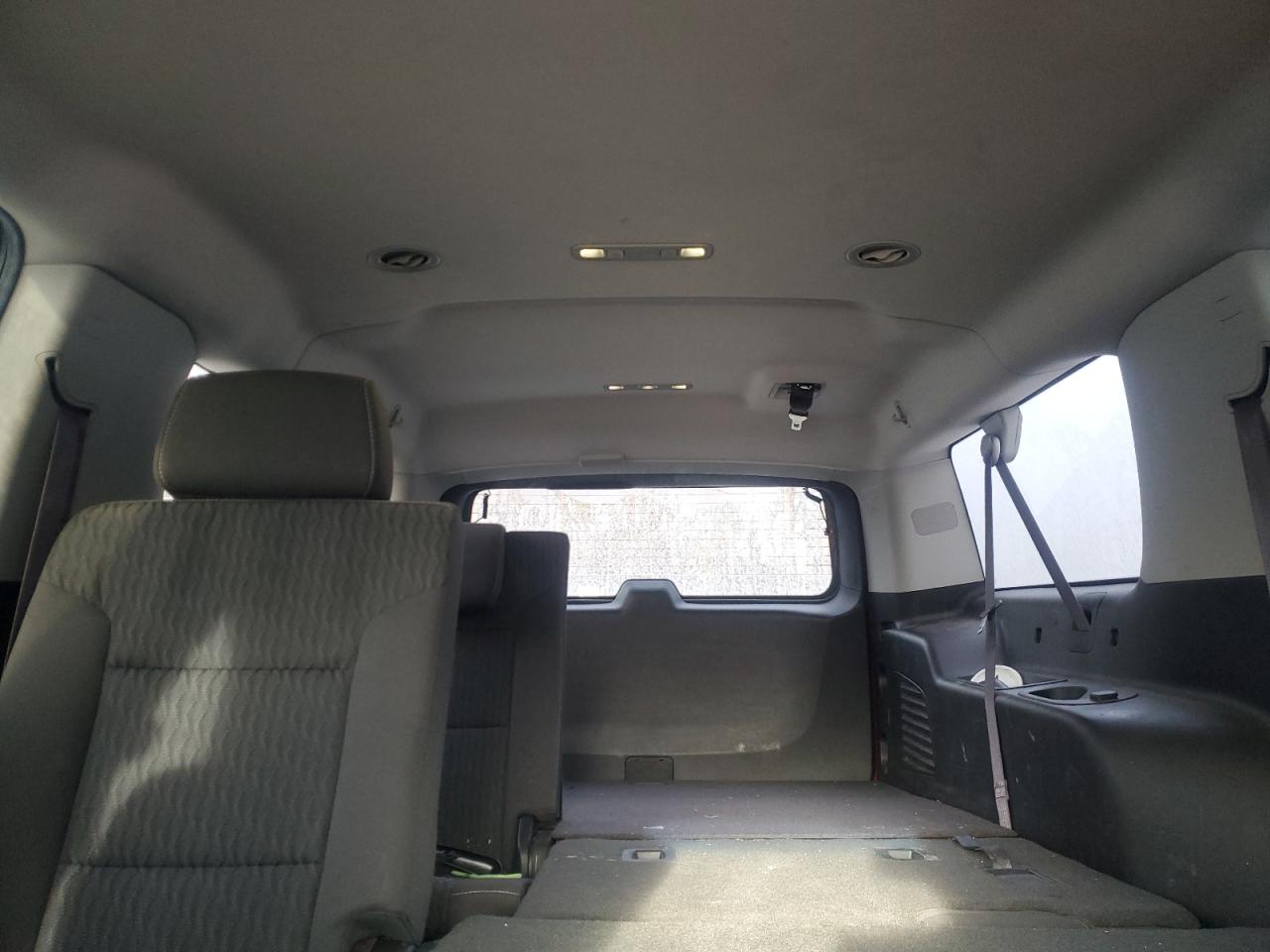 2017 Chevrolet Suburban - Image 10