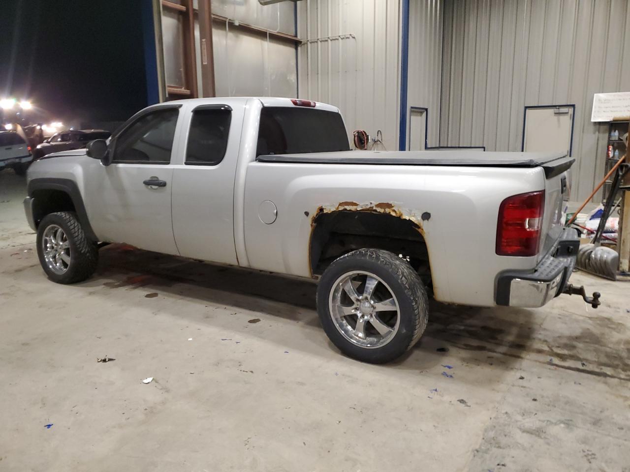 2011 Chevrolet Silverado - Image 2