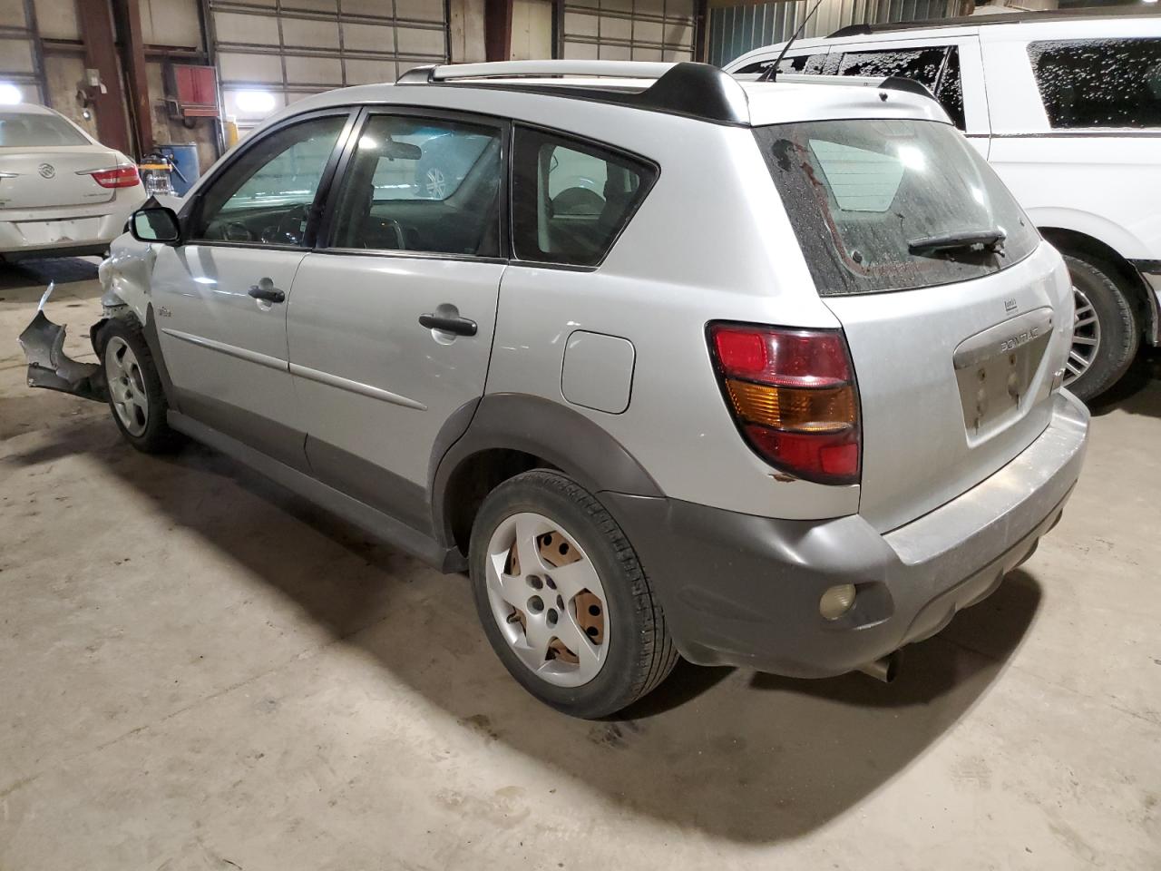 2007 Pontiac Vibe - Image 2