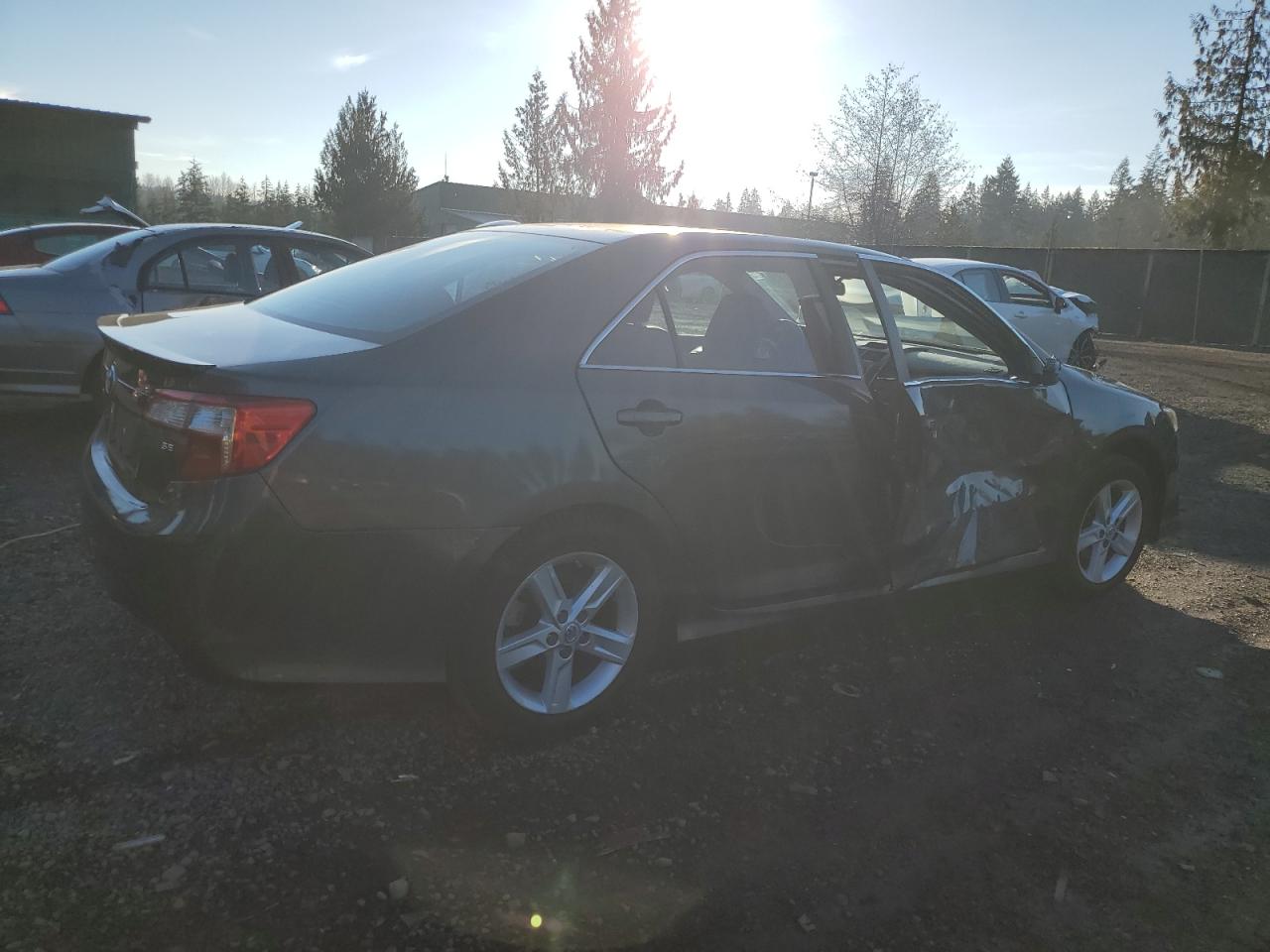 VIN 4T1BF1FK8DU255916 2013 TOYOTA CAMRY no.3