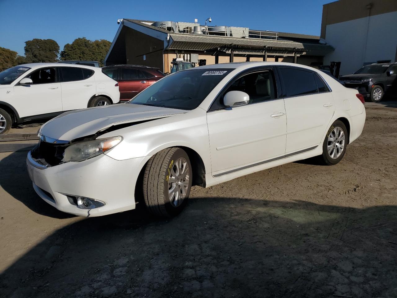 2012 Toyota Avalon - Image 1