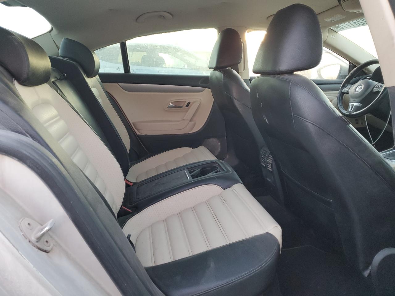 2010 Volkswagen Passat CC - Image 10