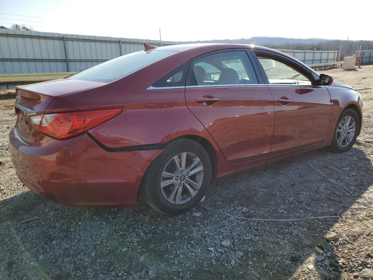 2011 Hyundai Sonata - Image 3