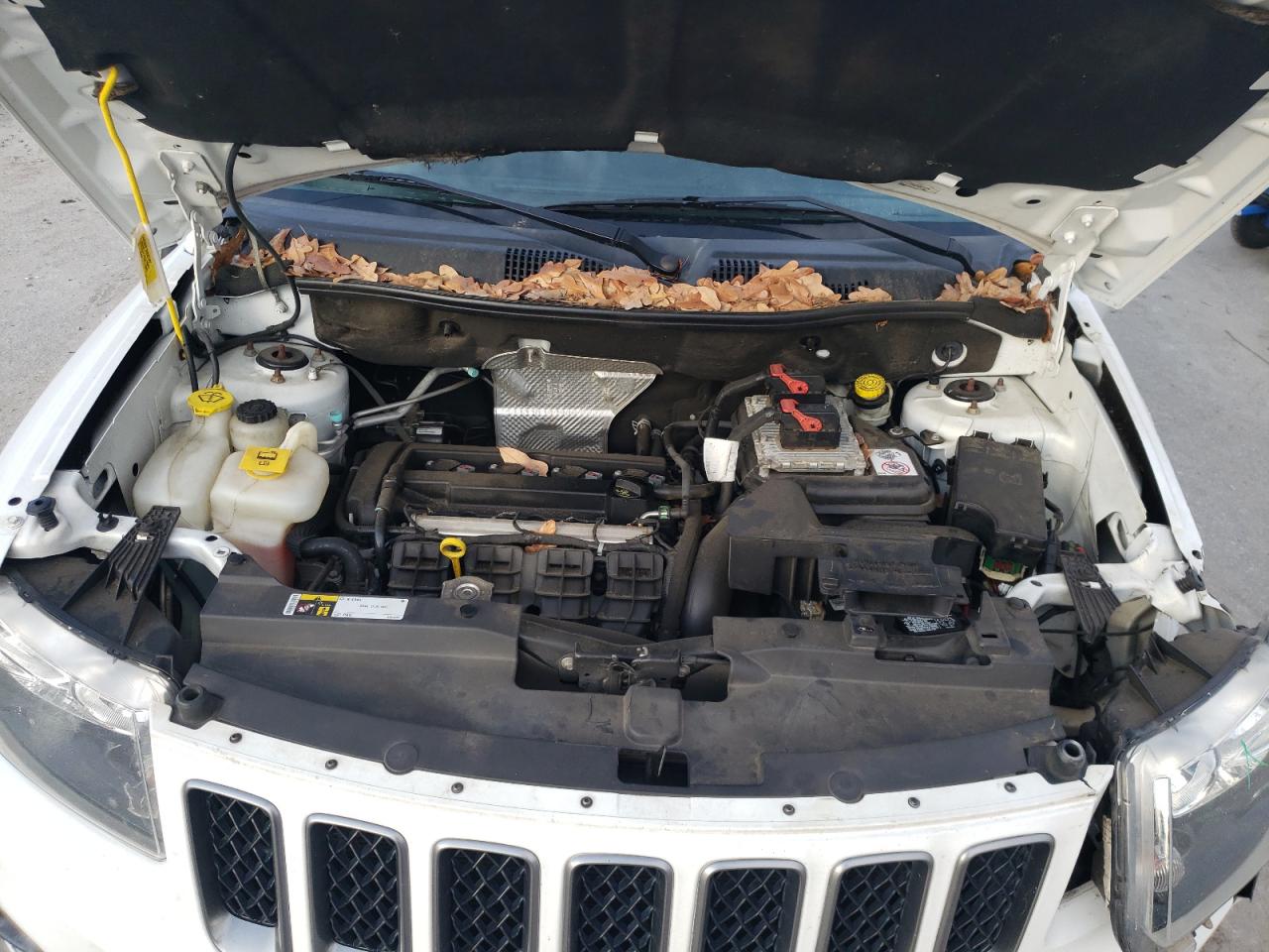 2017 Jeep Compass - Image 12