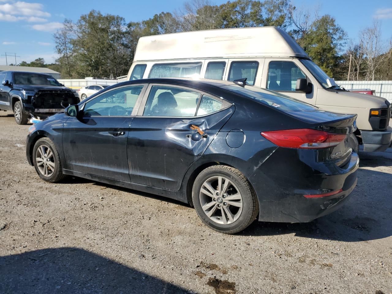 VIN KMHD84LF6HU102744 2017 HYUNDAI ELANTRA no.2