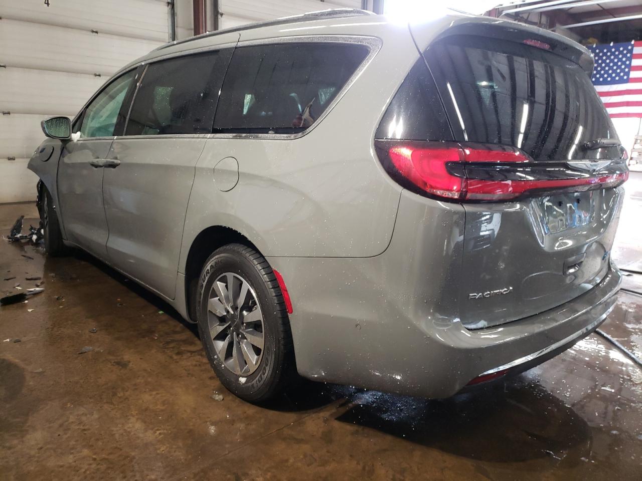 2021 Chrysler Pacifica - Image 2