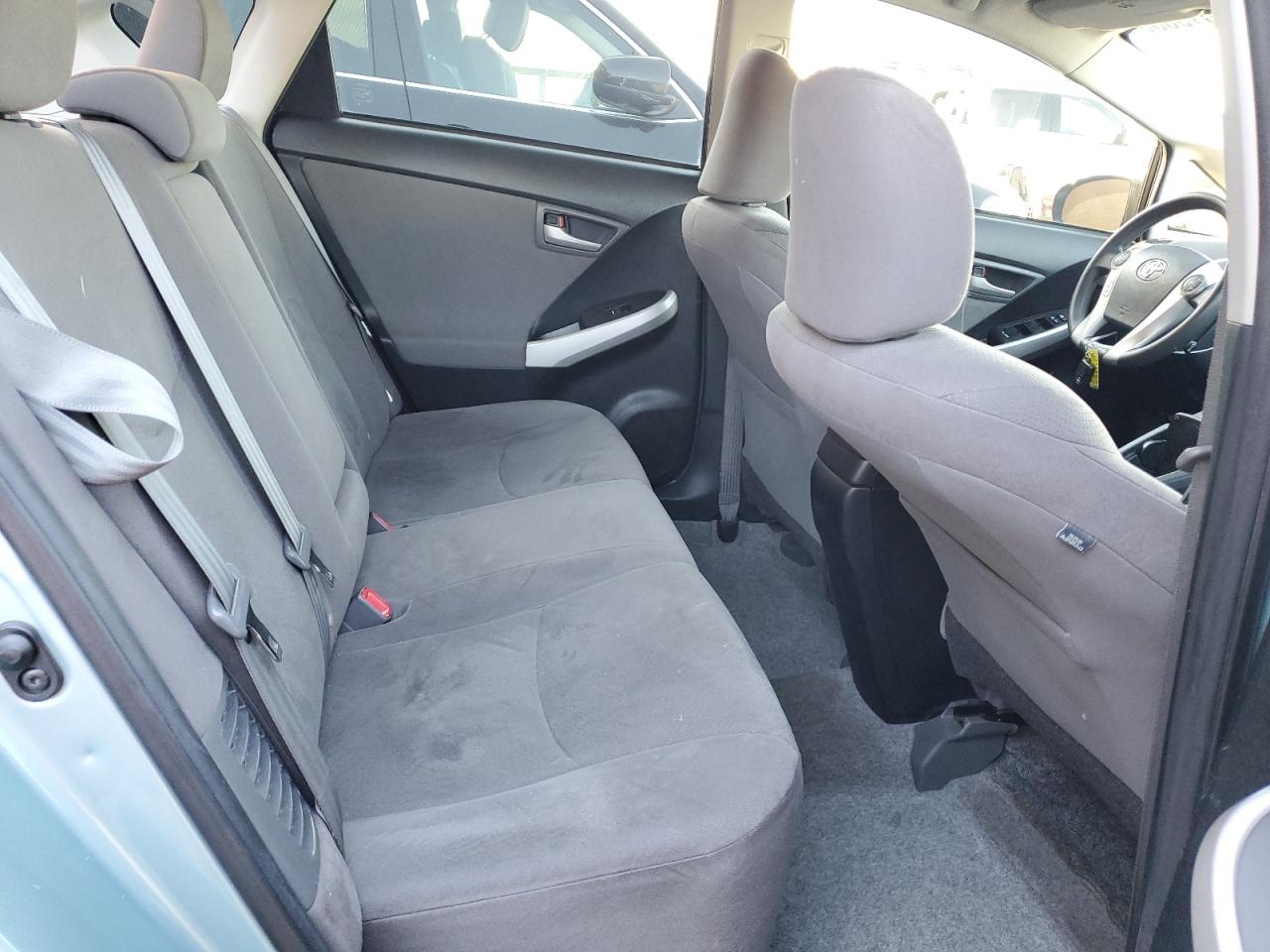 2014 Toyota Prius - Image 11