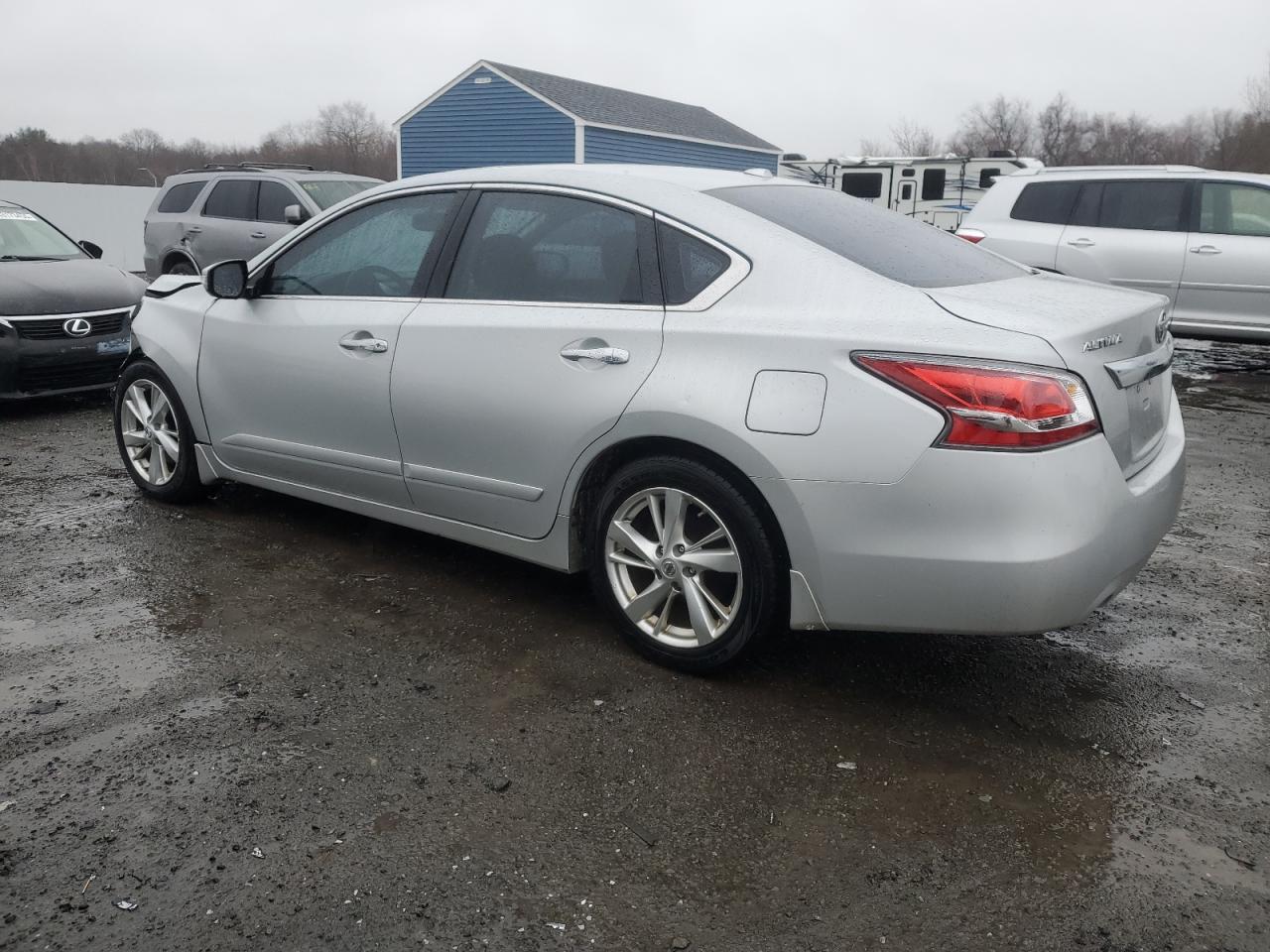 2015 Nissan Altima - Image 2